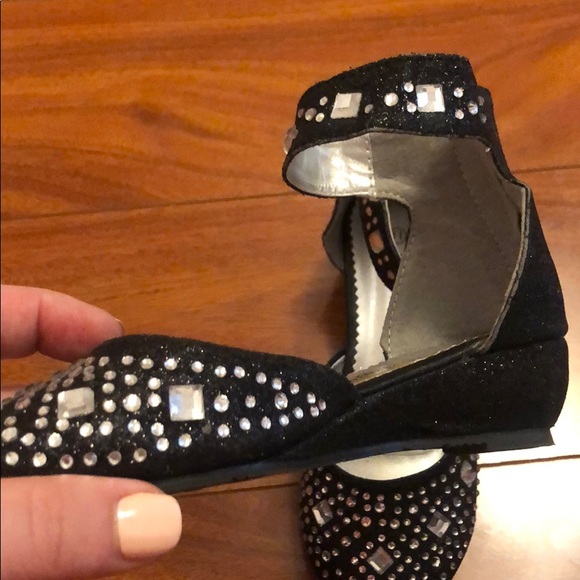 Girls Sparkly Black Dress Shoes - Picture 2 of 3